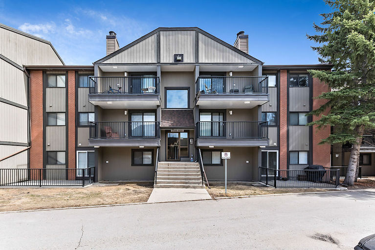 Photo of Upgraded 2 bdr Condo 3 min walk to C-train Property Image
