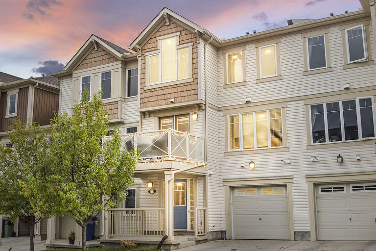 Photo of Peaceful Townhouse for Rent in Quiet Windsong Neighbourhood Property Image