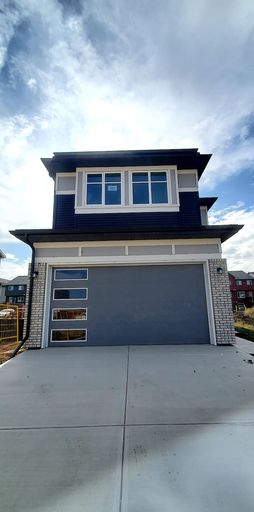 Photo of GORGEOUS NEWLY-BUILT HOME IN THE VIBRANT COMMUNITY OF RANGEVIEW Property Image