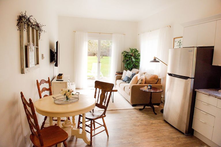 Photo of 1 bed 1 bath, ocean front, large yard. Property Image