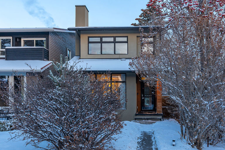 Photo of Fully Furnished Killarney Home with 3 fireplaces Property Image