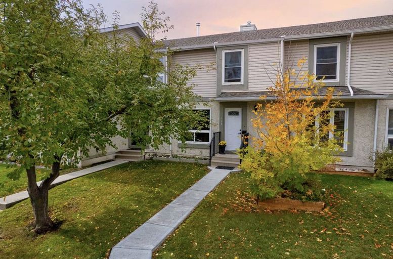 Photo of 3 bed 1.5 bathroom townhouse, close to fish creek park! (Short term rental) Property Image