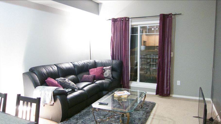 Photo of Beautiful Panorama Apartment - 1 Bdrm, Top floor, incl parking+storage+utilities Property Image