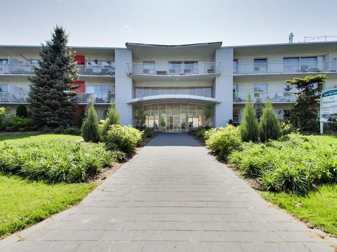 Photo of 414 Willowdale Avenue Property Image