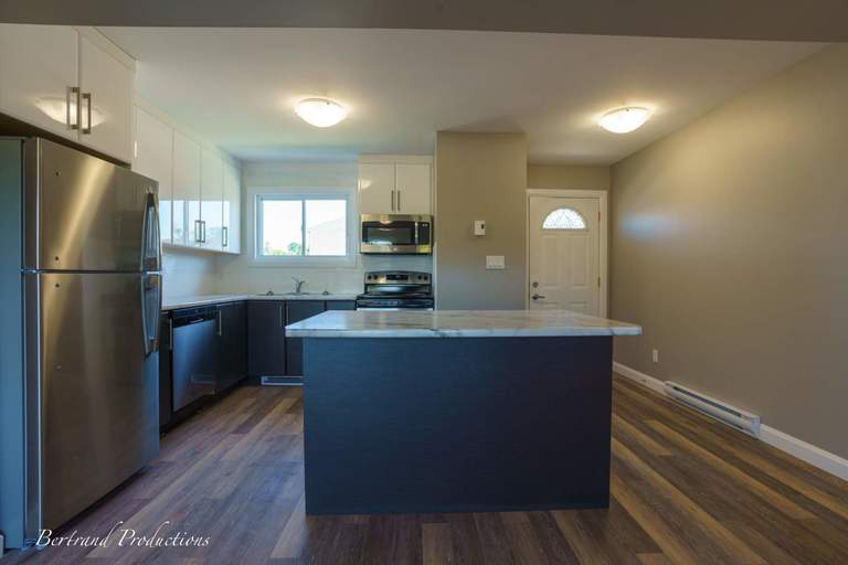 Photo of 735 Lasalle Boulevard Property Image