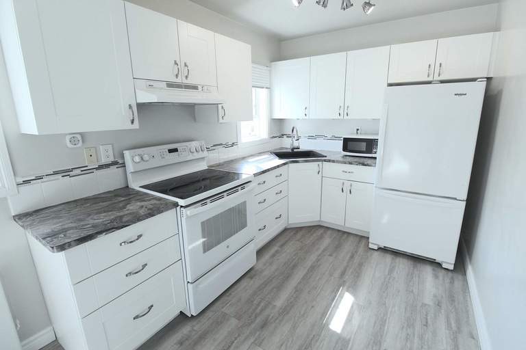 Photo of Compton Court Property Image
