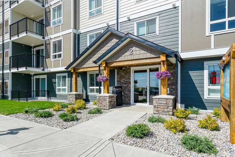 Photo of Lakecrest Apartments Property Image