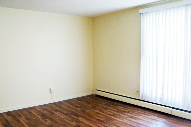 Photo of Beautiful Pet Friendly, Non Smoking Apartments 3 Minutes from West Edmonton Mall Property Image