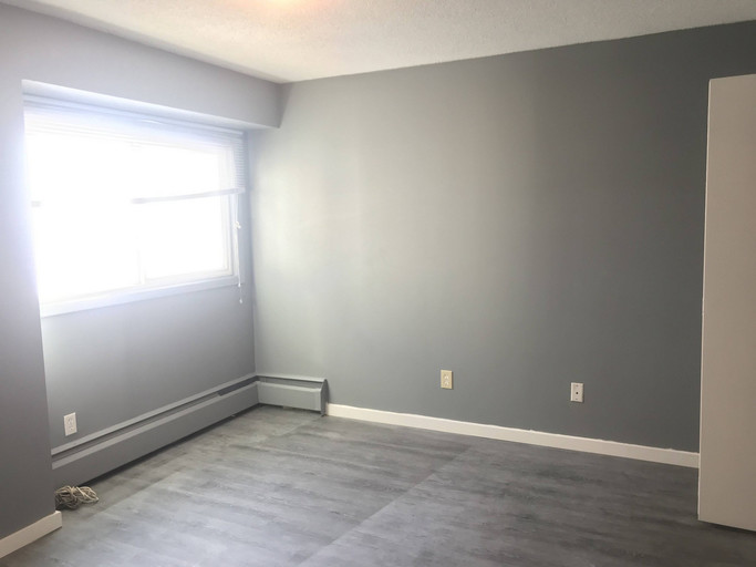 Photo of Cozy 1 bedroom 1 bath condo Jasper Avenue*Heat & Water Included*Power Parking* Property Image