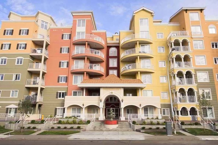 Photo of Beautiful 2 Bedroom Condo in The Venetian Property Image