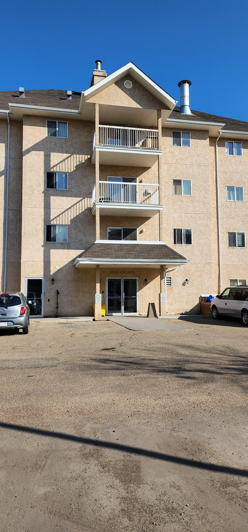 Photo of Cute 1 bed 1 bath condo*In-Suite Laundry & Storage*Heat & Water Included* Property Image