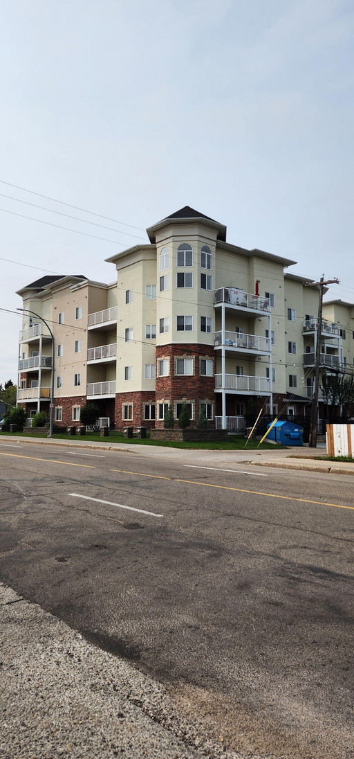 Photo of Adult only 2 bed 2 bath condo*Balcony*Gas Fireplace*A/C*In-Suite Laundry* Property Image