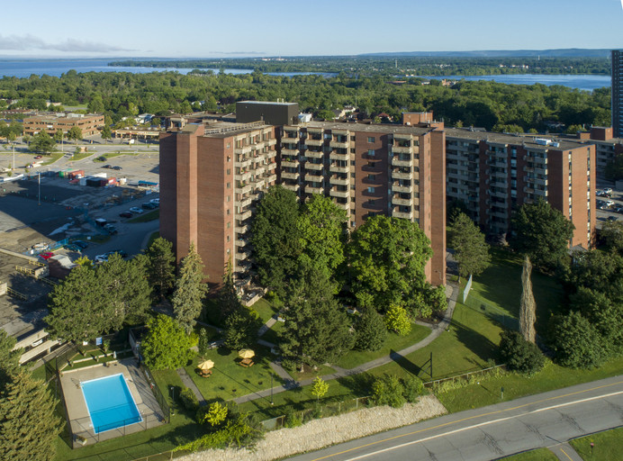 Lincoln Park Tower, 1330 Richmond Road, Ottawa