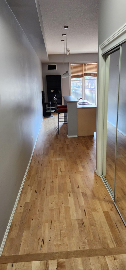 Photo of Cute 1 bed 1 bath condo*balcony*underground parking*1 Month 1/2 Price!* Property Image