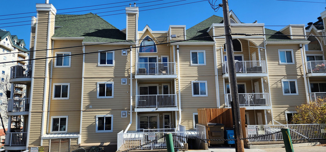 Photo of Beautiful 2 bed 2 bath downtown condo*Balcony w/ river views*Fireplace*A/C* Property Image