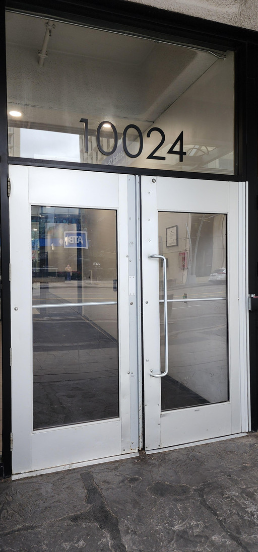 Photo of Cute 1 bed 1 bath downtown condo*In-Suite Laundry*Connected to LRT & City Center Property Image