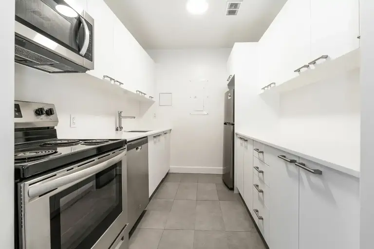 Photo of 240 Oriole Parkway Property Image