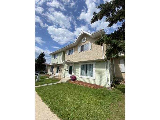 Photo of Modern Remodeled Townhomes w/BASEMENT/ Fenced-in yards/ LOCK in Discounted RATE @ $1,375/mo Property Image