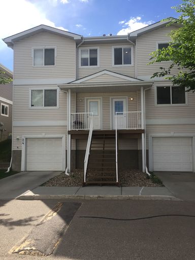 Photo of Clean, Renovated 3 BED 1.5 BATH w/ GARAGE - SCHOOLS & PARKS WALKING DISTANCE Property Image