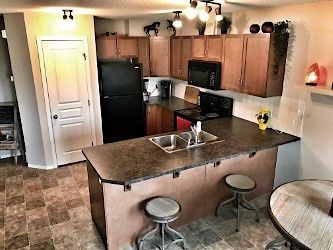 Photo of Stunning 3 Bedroom 2.5 Bath Townhome - Plus Walkout Basement&Garage Property Image