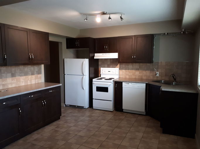 Photo of 2 Bed room (Marda Loop - Top floor) Property Image