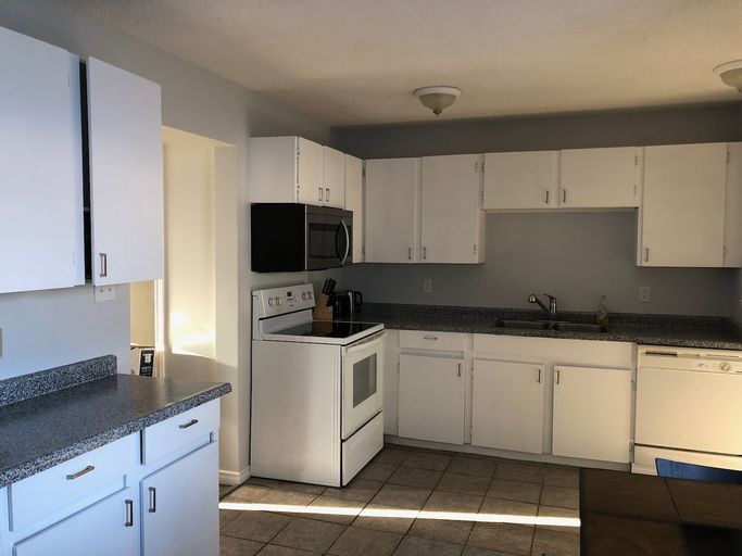 Photo of Diamond Valley Fully Furnished Bright 3brm. Townhouse Close to Schools Property Image