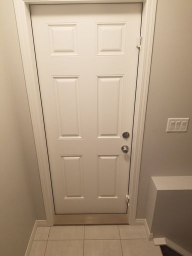 Photo of 1 large Bedroom with a large Living room Basement. Property Image