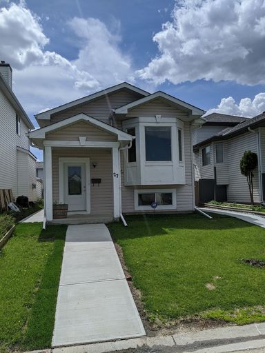 Photo of BRAND NEW EXECUTIVE STYLE LEGAL LOWER LEVEL SUITE IN A QUIET NEIGHBOURHOOD Property Image