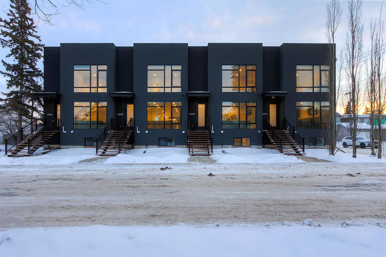 Photo of Fully Furnished Modern Luxury Home In Glenora Property Image