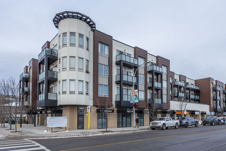 Photo of Beautiful 2 bedroom condo in the heart of Bowness Property Image