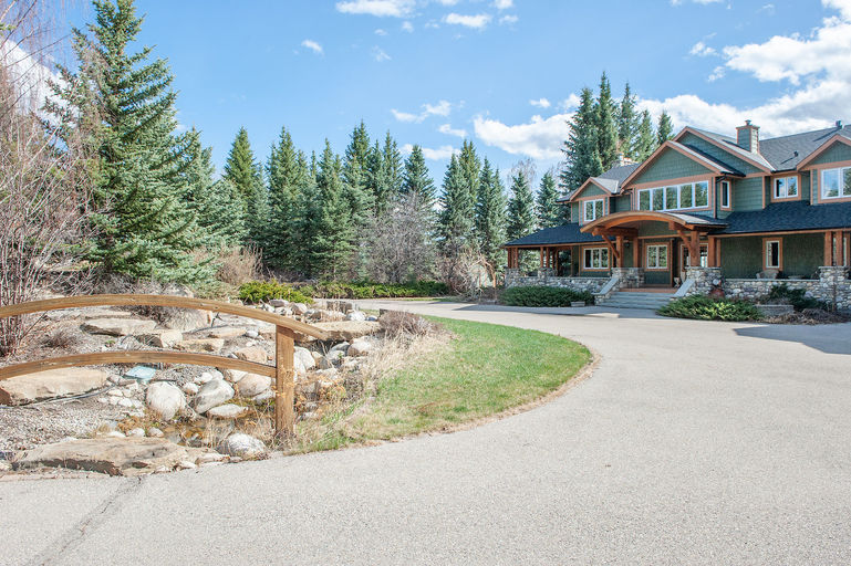 Photo of Dream Rocky Mountain Retreat Property Image