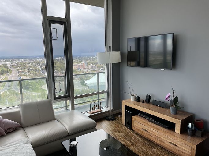 Photo of Furnished Downtown Sub Penthouse Property Image