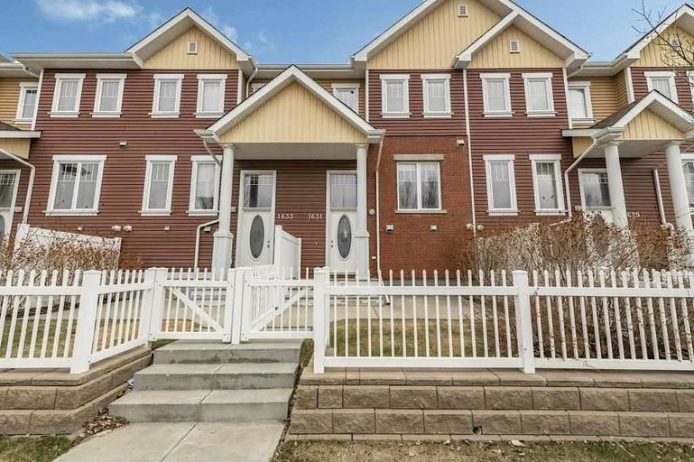 Photo of Elegant & modern (3bd & 2.5 bath) townhome in Terwillegar with dbl att garage Property Image