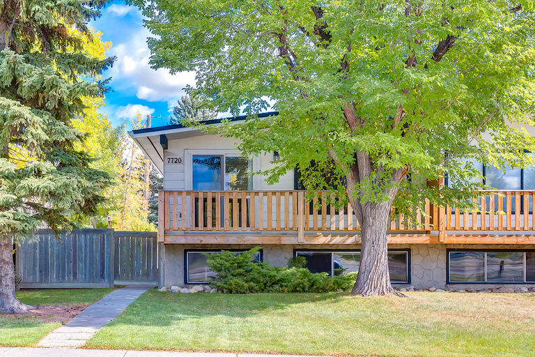 Photo of Legal Main Floor Suite, Centre St N, Modern 2BD/1BA Property Image