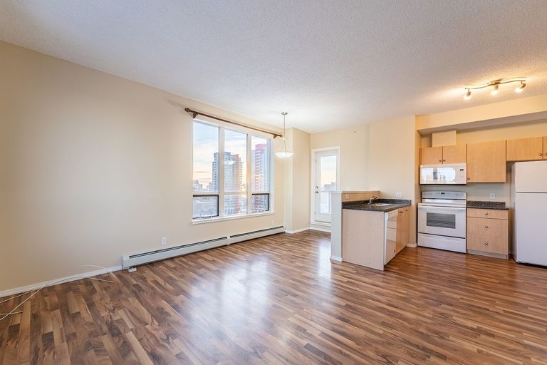 Photo of Recently Listed! Beautiful Downtown 2 bed 2 full bath Apt, amazing downtown view Property Image