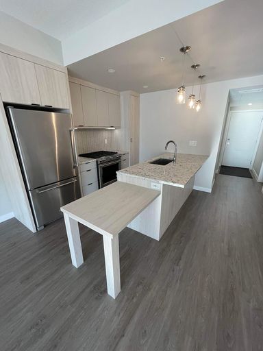 Photo of Modern 2 Bedroom / 1 bed plus den , 2 bathroom apartment for rent Property Image