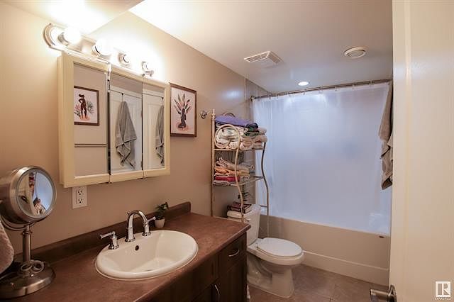 Photo of Spacious 2 bedroom legal suite Property Image