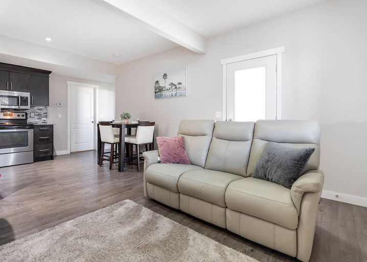 Photo of Fully Furnished & Equipped Luxurious 2 Bedroom Guest Suite-15 mins from Airport Property Image