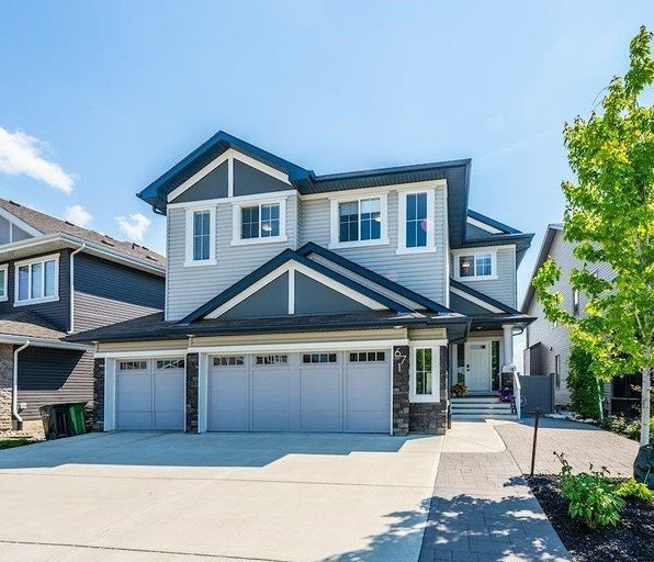 Photo of Luxury House 4br 4bath Triple Garage plus BIG Den for rent in Windermere area Property Image