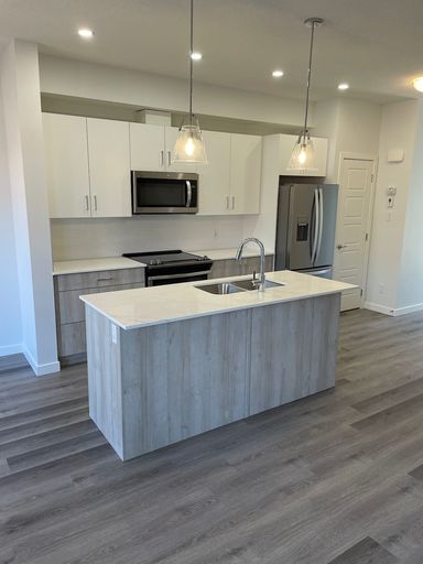Photo of 3 Bedroom Brand New Redstone Townhouse Property Image