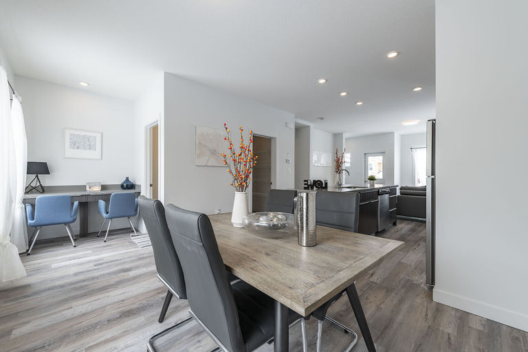 Photo of 3 BED+DEN/2.5 BATH & DOUBLE CAR GARAGE TOWNHOMES!! EARLY MOVE-IN INCENTIVES, Property Image