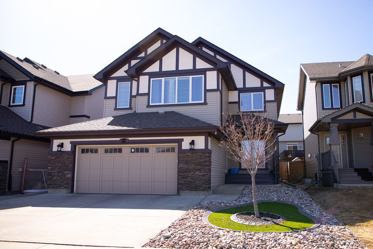 Photo of Gorgeous Executive 4 Bedroom 4 Bath in Lakeland Ridge Property Image
