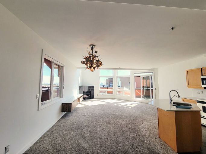 Photo of Luxurious Penthouse minutes from downtown Property Image