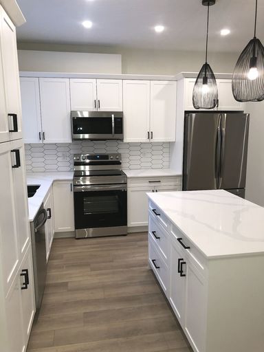 Photo of Newly renovated large 2 bedroom main floor Property Image
