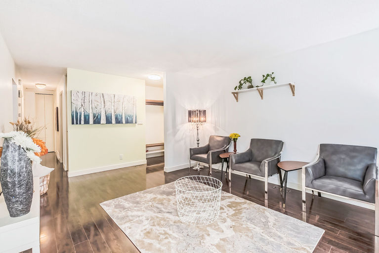 Photo of Huge Beautiful Master Bedroom Property Image