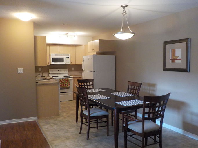 Photo of Beautiful Furnished 2 Bed/2 Bath w/ Underground and Above Ground Parking Property Image