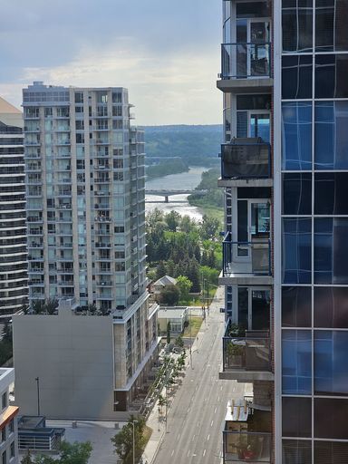 Photo of A COVETED CONVENIENT DOWNTOWN CONDO LIVING AT ITS BEST Property Image
