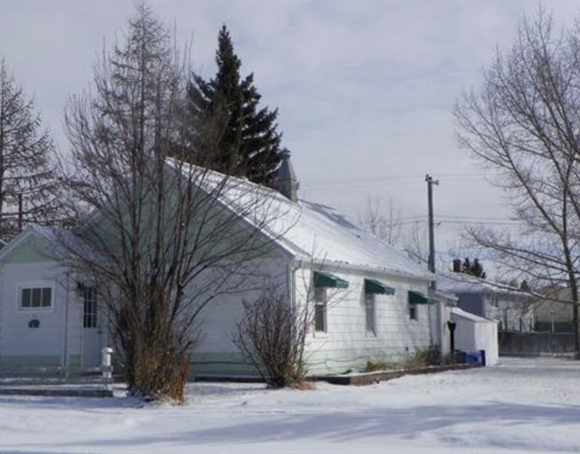 Photo of Cozy 2 bedroom house with huge yard Property Image
