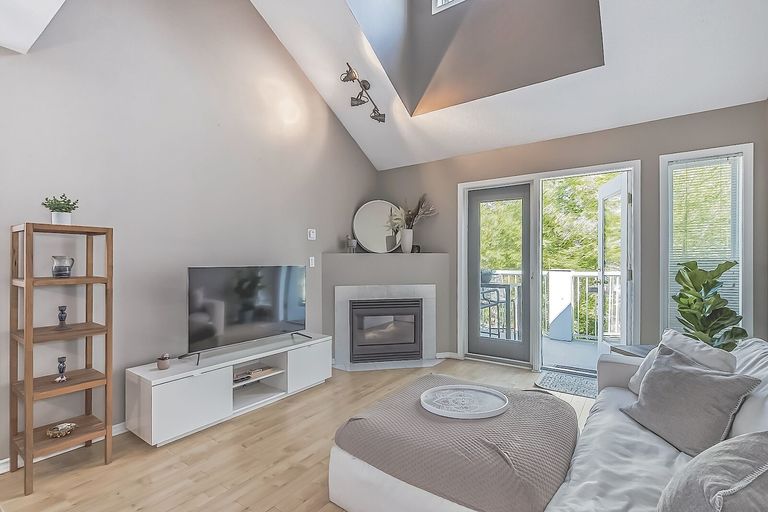 Photo of **WALK TO THE BEACH** Only 1 Block From Lake 2 Bedroom + Loft Property Image