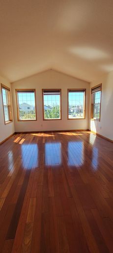 Photo of Versatile Bi-level Home W/ Double Attached Garage. Avaliable Now! Property Image
